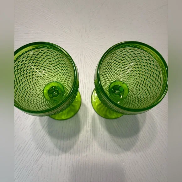 Light Green Diamond Point Wine Glasses Water Goblets Set of 2 - Picture 3 of 13